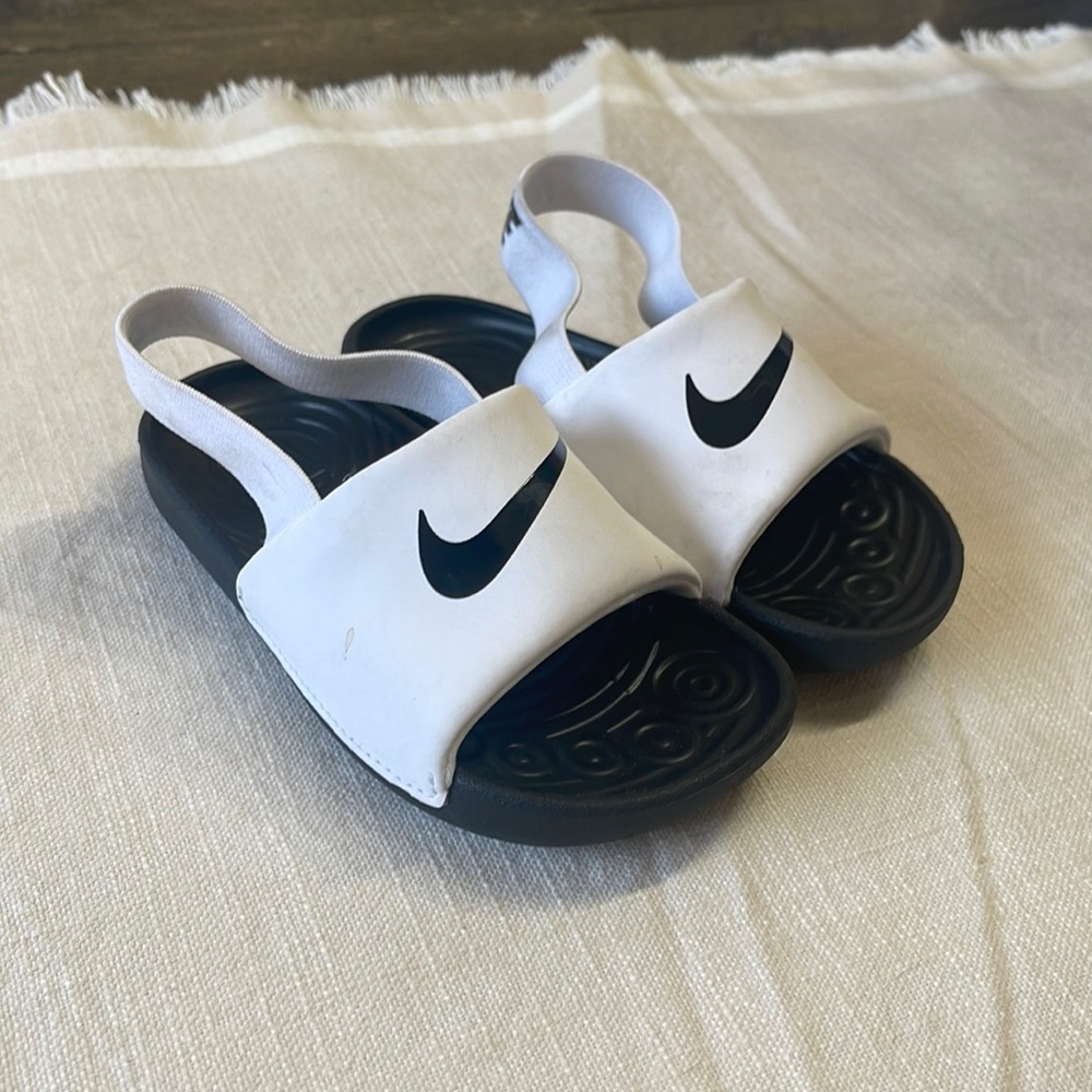 Nike slides toddler size 8